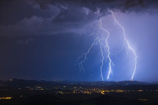 Intenzívne búrky si vyžiadali zásahy hasičov v Prešovskom kraji, podnikli zhruba 25 výjazdov