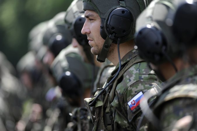 Ministerstvo obrany začalo s procesom zaraďovania vojakov do aktívnych záloh pre budúci rok