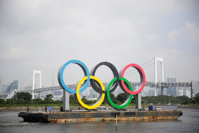 Traja účastníci olympijských hier v Tokiu sú pozitívni na koronavírus, Toyota sa od podujatia dištancuje
