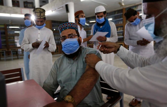 Delta variant úraduje aj v Pakistane, počet infikovaných prekročil už hranicu jedného milióna