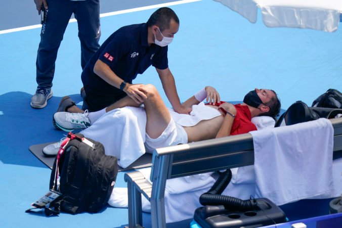 Medvedeva potrápili na olympiáde v Tokiu horúčavy. Môžem zomrieť, kričal tenista na rozhodcu (video)