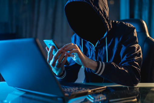 Podvodníkov na internete pribúda, dajte si pozor na podozrivé telefonáty či online nákup