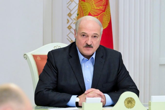 Británia nebude akceptovať Lukašenkove kroky, sprísňuje sankcie voči Bielorusku