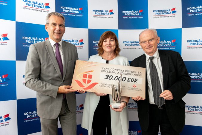 KOMUNÁLNA poisťovňa získala cenu za sociálnu angažovanosť, podporí z nej ďalšie projekty pre mladých