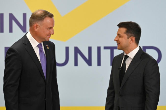 Zelenskij chce pre Ukrajinu získať späť za každú cenu Krym, Kremeľ hovorí o „protiruskom podujatí“