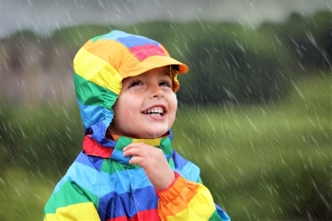 Pre štyri okresy na Slovensku je vydaná výstraha prvého stupňa pred dažďom