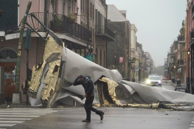 Hurikán Ida rapídne zosilnel na štvrtú kategóriu, úrady v New Orleans nemali čas zorganizovať evakuáciu
