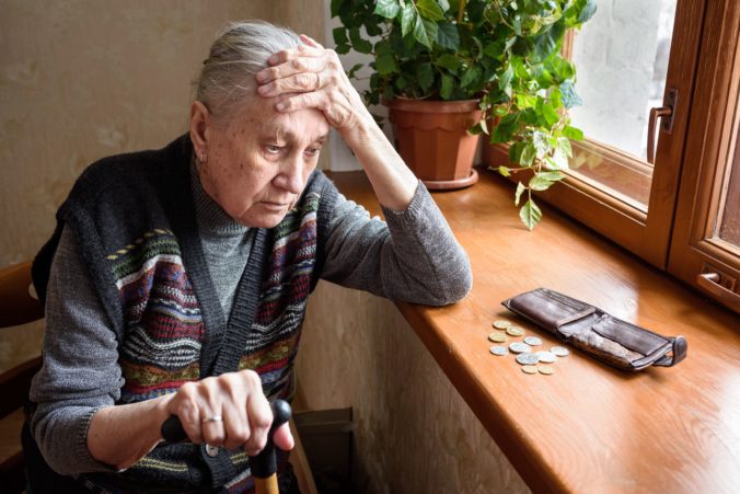 Dôverčivá dôchodkyňa sa stala obeťou podvodu, „synovec“ ju obral o tisícky eur