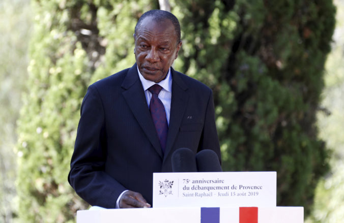 Moc v západoafrickom štáte Guinea prevzala armáda, miesto pobytu prezidenta Condého nie je známe
