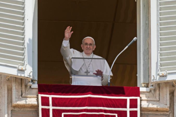 Vláda schválila viac ako dva milióny eur na dofinancovanie návštevy pápeža Františka
