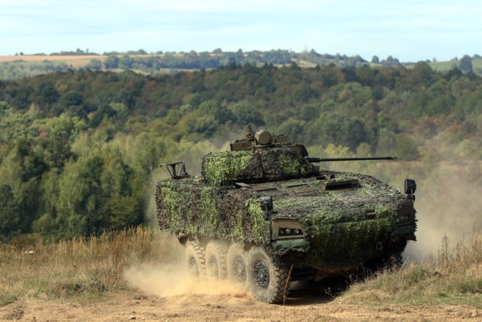 Zbrojári chcú viac zapojiť slovenské zbrojárenské firmy do výroby obrnených vozidiel, žiadajú 50-percentný podiel