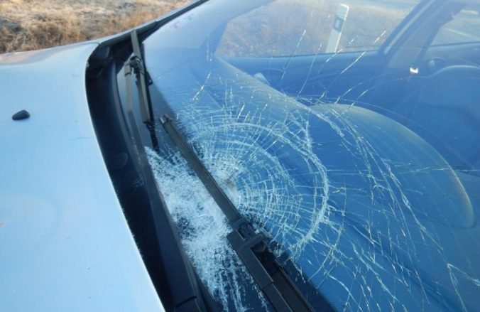 Vodič v Košiciach zrazil dievča a z miesta nehody ušiel, polícia hľadá svedkov nehody