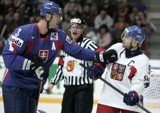 Prví traja Slováci z NHL sú už pre olympiádu v Pekingu potvrdení. Ako sa rozhodne Zdeno Chára?