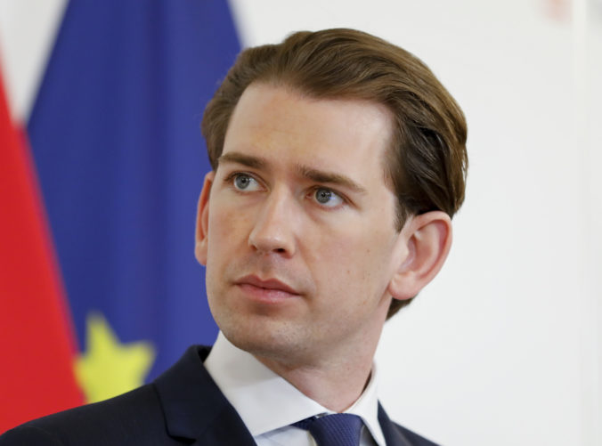 Rakúsky kancelár Kurz chce odstúpiť, vyšetrujú ho pre úplatky a porušenie dôvery