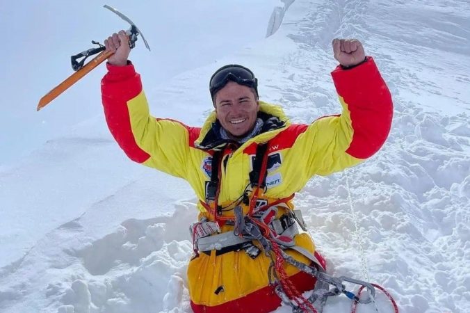 Bývalý ruský výsadkár zdolal ôsmu najvyššiu horu sveta. Nič zvláštne? Dokázal to bez nôh
