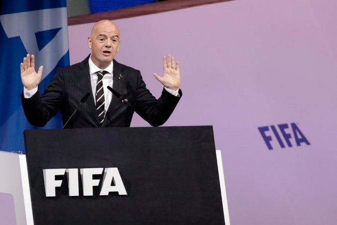 Dvanásť krajín Európy sa vyhráža vystúpením z FIFA, ak bude svetový šampionát každé dva roky