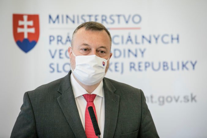 Milióny eur z pandemickej prvej pomoci poslal štát schránkovým firmám, viaceré majú aj podlžnosti na daniach