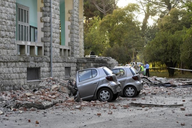 Albánsko zasiahlo zemetrasenie, ktoré po sebe zanechalo materiálne škody