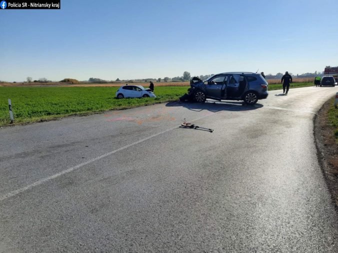 V okrese Šaľa došlo k čelnej zrážke dvoch áut, vodička neprežila