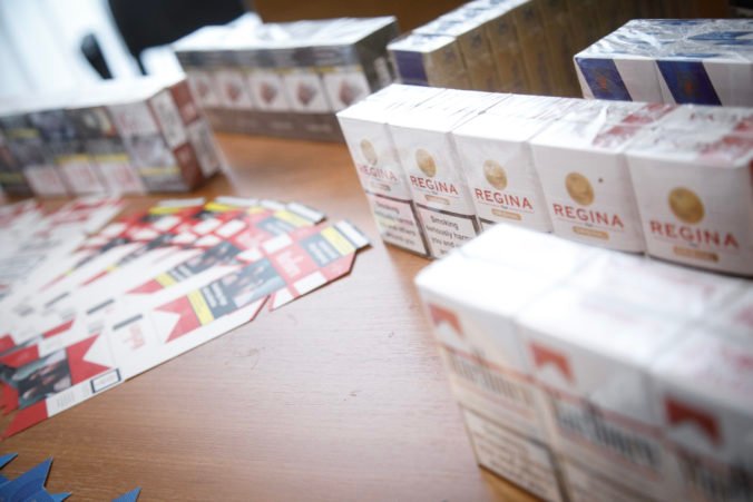 Až 1,8 milióna kusov nelegálnych cigariet sa podarilo zachytiť počas medzinárodnej akcie