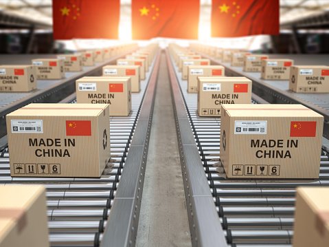 Čínsky export bol v októbri silný, panujú však obavy zo spomaľovania ekonomiky krajiny