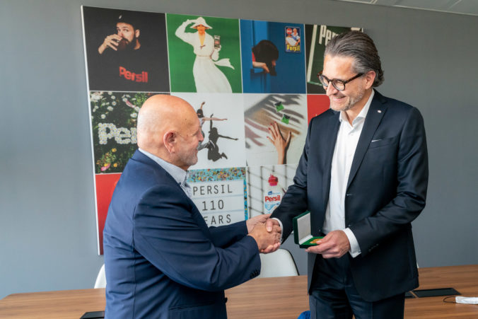 Spoločnosť Henkel Slovensko po tretíkrát získala ocenenie Senior Friendly
