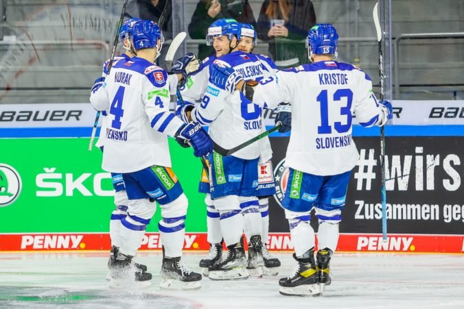 Hokej (Nemecký pohár): Fantastickí Slováci zdolali v Krefelde aj olympijský tím Rusov, využili chyby súpera