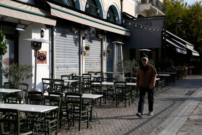 Po celom Grécku protestovali gastroprevádzky, domáhajú sa daňových úľav a príspevkov