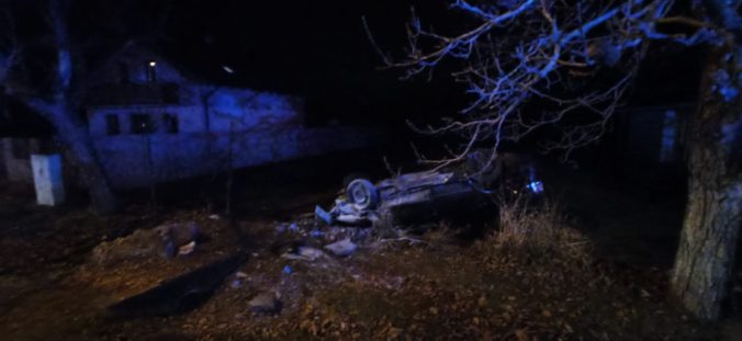 Tragická nehoda troch áut v Maduniciach si vyžiadala život jednej osoby