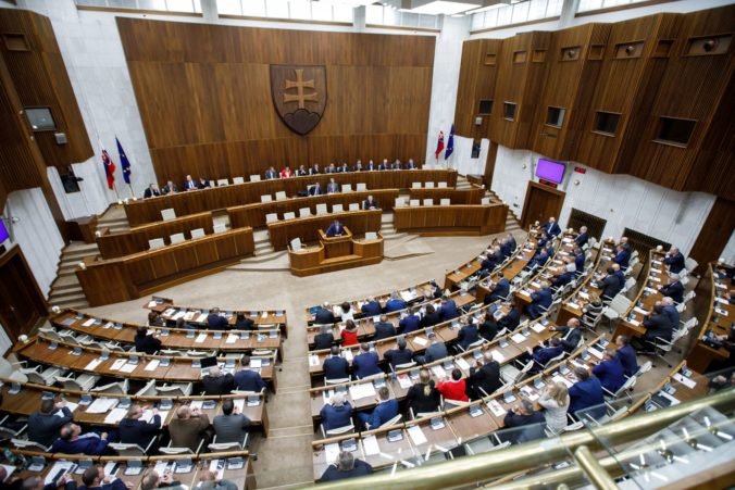 Parlament opätovne schválil nový zákon o elektronických komunikáciách, odobrila sa pripomienka Čaputovej