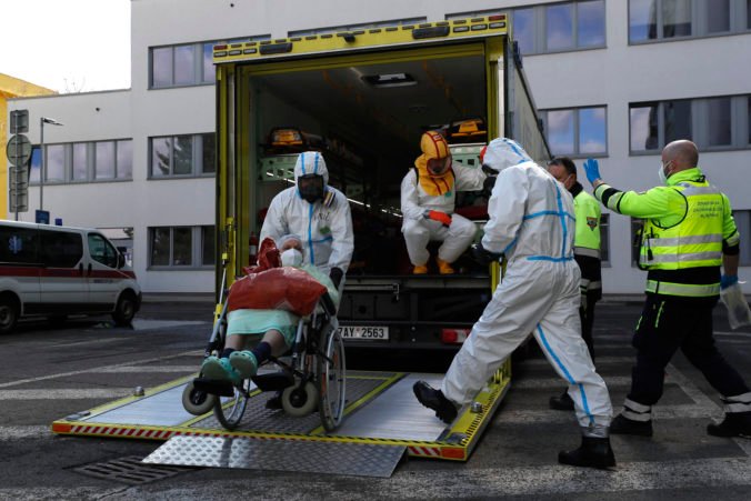 Česko taktiež vstupuje pre pandémiu koronavírusu do núdzového stavu