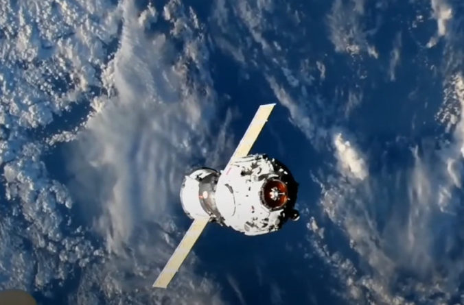 Nový ruský modul sa po dvoch dňoch pripojil k Medzinárodnej vesmírnej stanici (video)