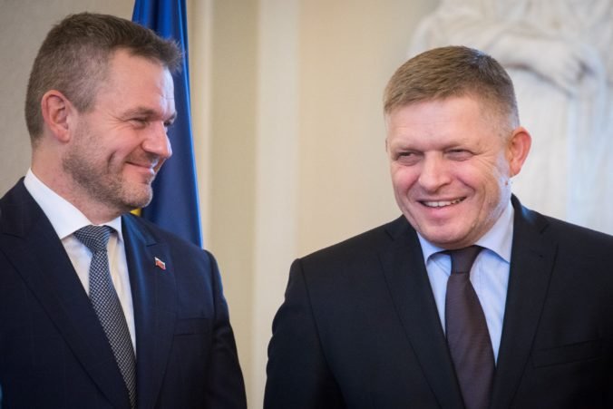 Viac ako polovica Slovákov očakáva po voľbách koalíciu Hlasu so Smerom
