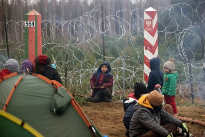 Poľsko, Litva a Lotyšsko by mali zmierniť azylové pravidlá, odporúča to Európska komisia