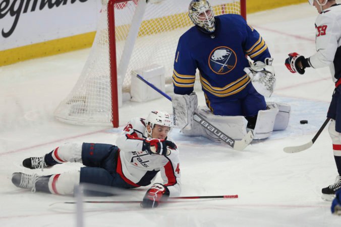 Fehérváry sa vrátil do duelu NHL vo veľkom štýle, s prihrávkou Ovečkina dopomohol k víťazstvu Washingtonu (video)