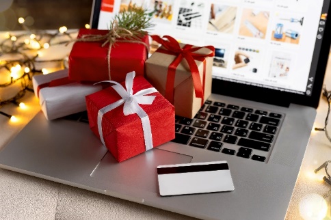 Vianočné online nákupy: Kyberpodvodníci nemajú lockdown, pozor na falošné e-shopy