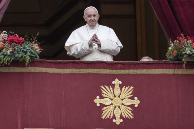 Pápež sa v tradičnom posolstve Urbi et Orbi modlil za koniec pandémie a vyzval na mierové riešenie konfliktov