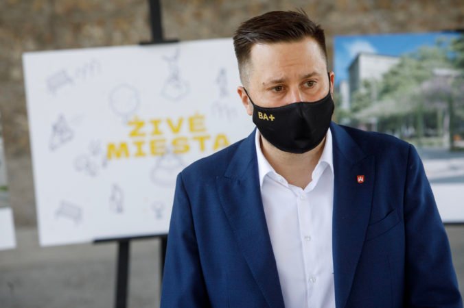 Vallo nedokáže v Bratislave veľmi relaxovať, ale jeho plány sú na viac ako jedno volebné obdobie