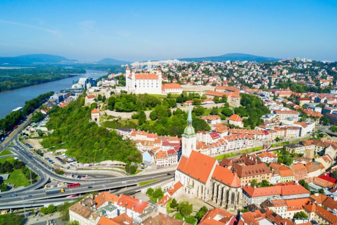 Bratislava neplánuje zvyšovať miestne dane, očakáva lepší výber a viac peňazí od návštevníkov