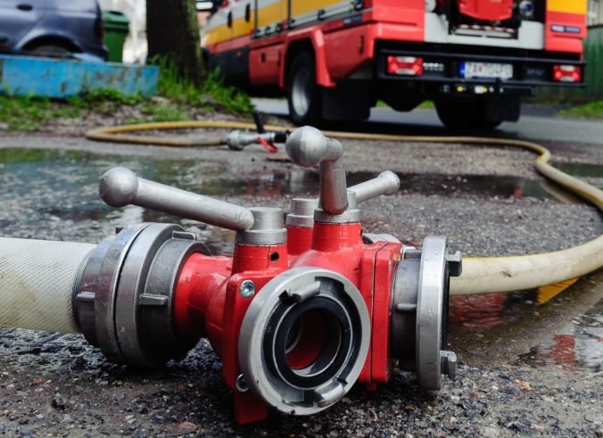 Trenčianski hasiči zachránili majetok za viac ako 660-tisíc eur, počet výjazdov v decembri stúpol