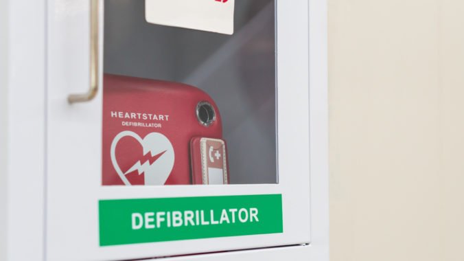 Skalnaté Pleso má verejne dostupný defibrilátor, poskytne prvú pomoc pri zástave srdca