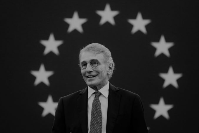 Zomrel predseda Európskeho parlamentu David Sassoli, pre vážne komplikácie bol od decembra v nemocnici
