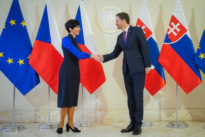 Premiér sa stretol s predsedníčkou českej snemovne, rokovali aj o dohode s USA (foto)