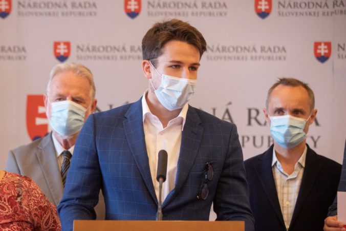 Poslanci za OĽaNO dostali pre obrannú dohodu s USA výhražný list, Stančík sa zastrašiť nenechá Poslanci za OĽaNO dostali pre obrannú dohodu s USA výhražný list, Stančík sa zastrašiť nenechá