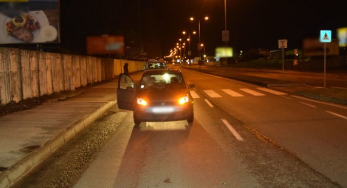 Auto v Bratislave zrazilo chodkyňu, polícia hľadá svedkov nehody