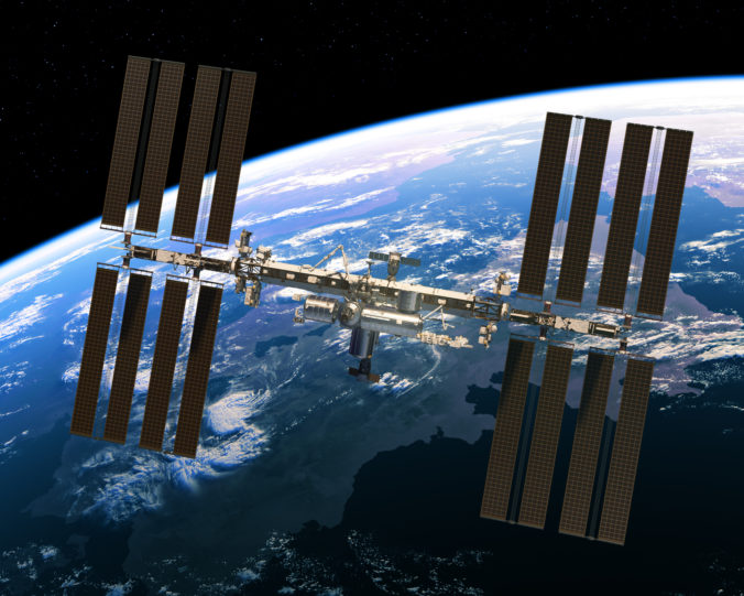 Medzinárodná vesmírna stanica sa kontrolovane v roku 2031 zrúti do Tichého oceána