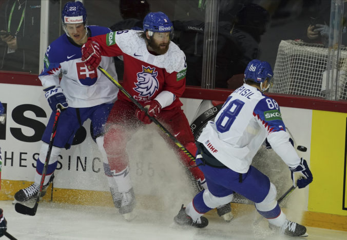 Traja slovenskí hokejisti mali v Pekingu negatívne kontrolné testy, pripoja sa k tímu
