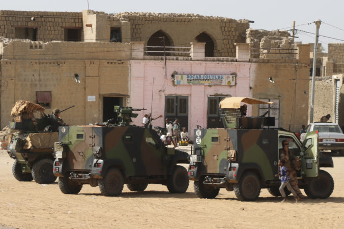 Únia uvalila sankcie na piatich predstaviteľov junty v Mali