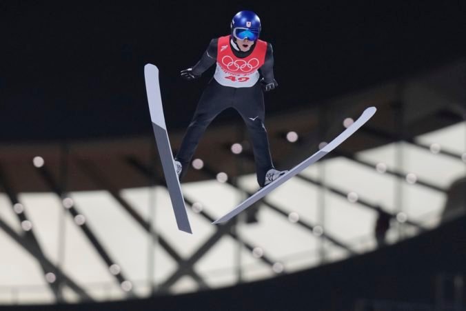 Rjoju Kobajaši vybojoval v skokoch na lyžiach na strednom mostíku olympijské zlato pre Japonsko po 50 rokoch