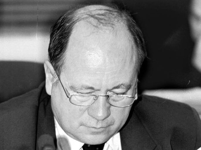 Vo veku 74 rokov zomrel bývalý minister kultúry Ivan Hudec